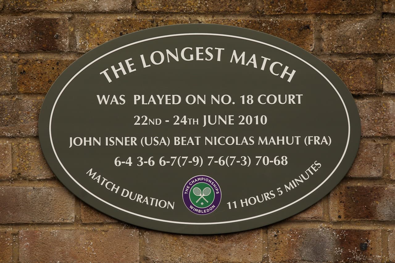 Wimbledon conmemora con una placa para la historia el juego más largo disputado en el 2010.