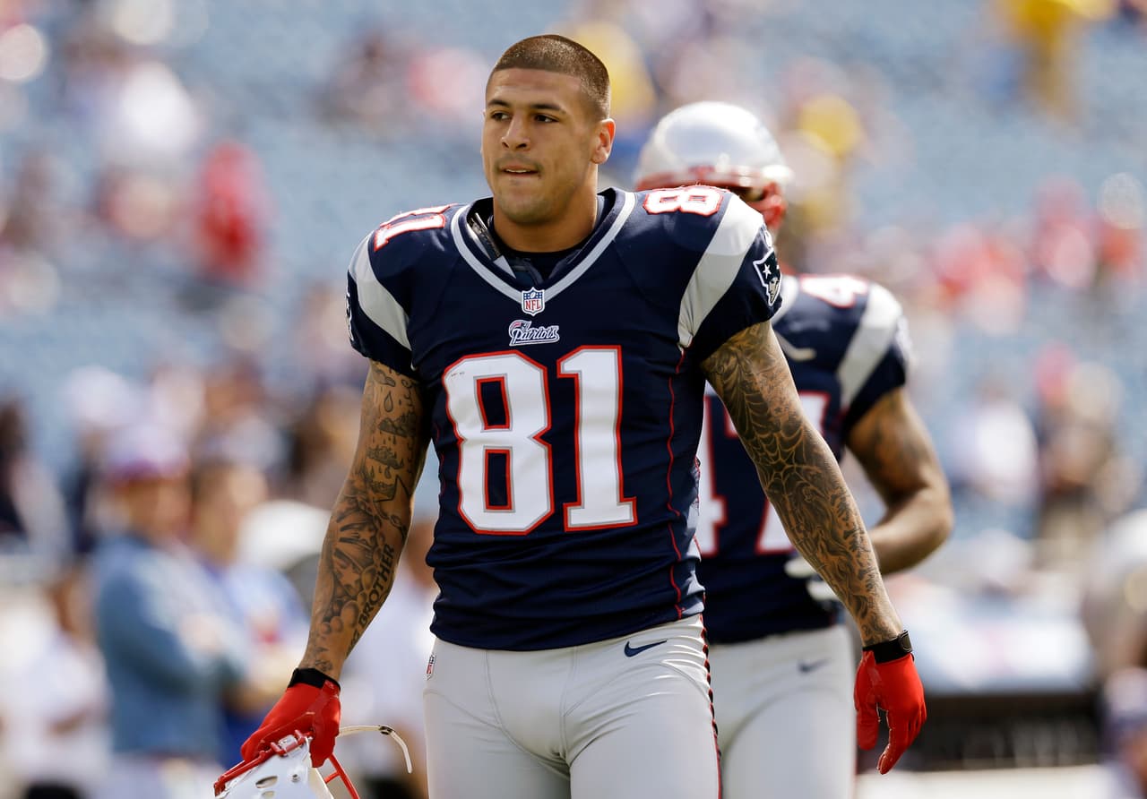 Aaron Hernandez se ahorcó en su celda. El jugador de los Pats tenía un contrato de 40 millones cuando fue a la cárcel por doble asesinato.