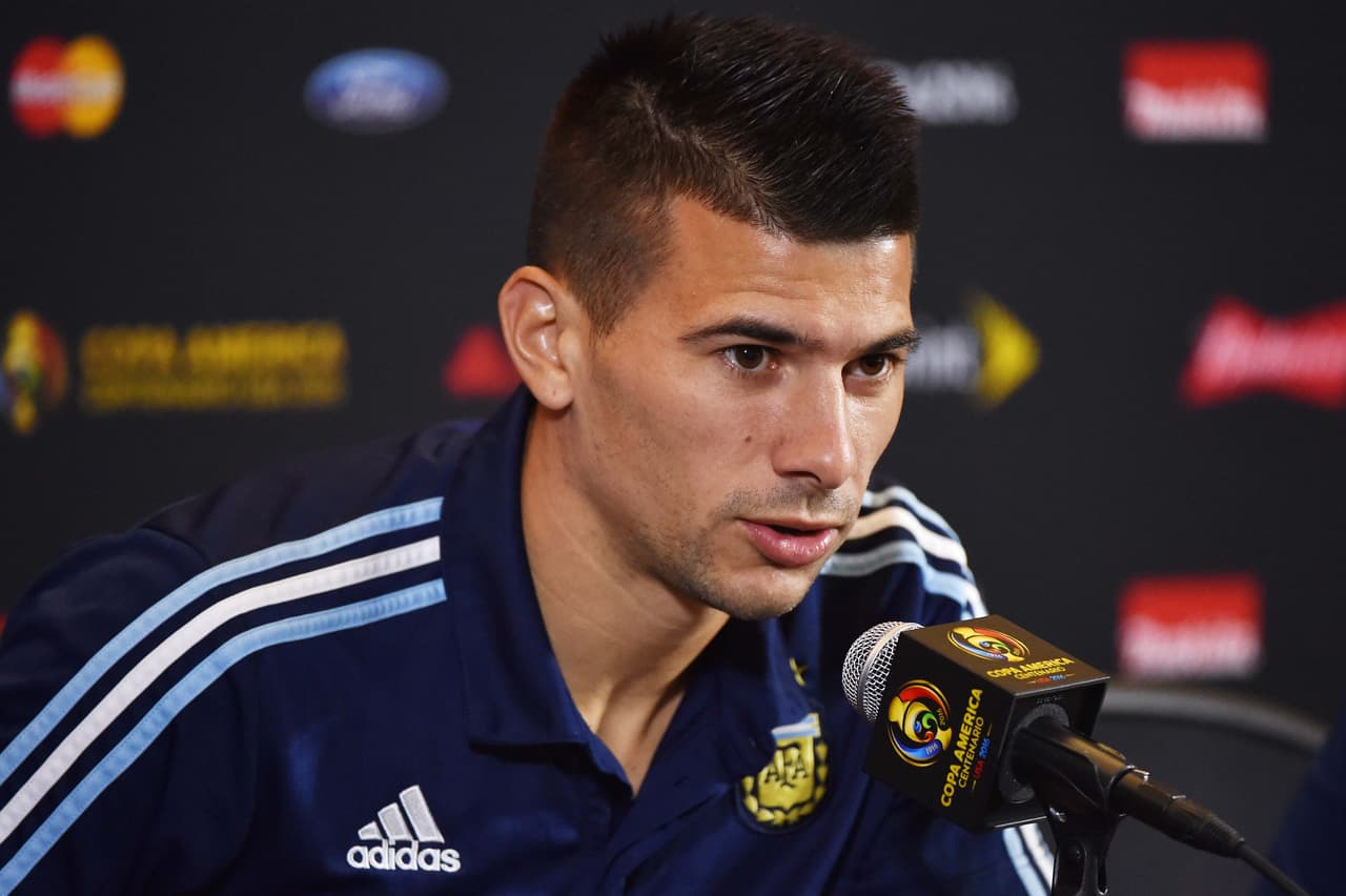 15. Víctor Cuesta: Entró al minuto 84 y no vio casi acción. Sin calificación