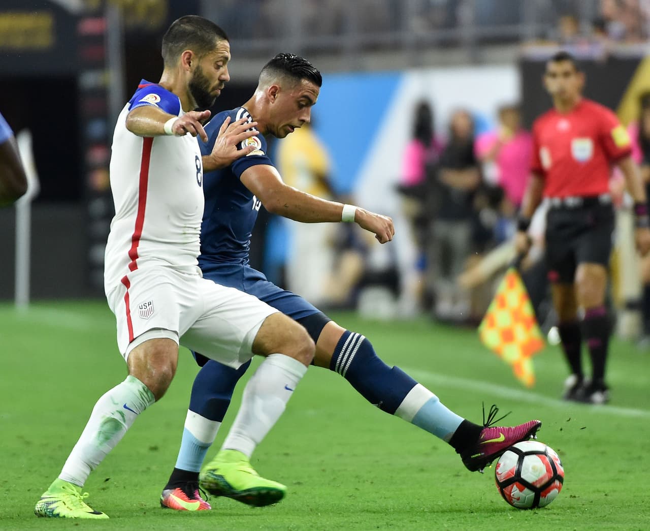 13. Ramiro Funes Mori: Fue uno de los mas maltratados al jugar como marcador por izquierda pero fue vital la manera en la que anuló a Clint Dempsey. Calificación (8)