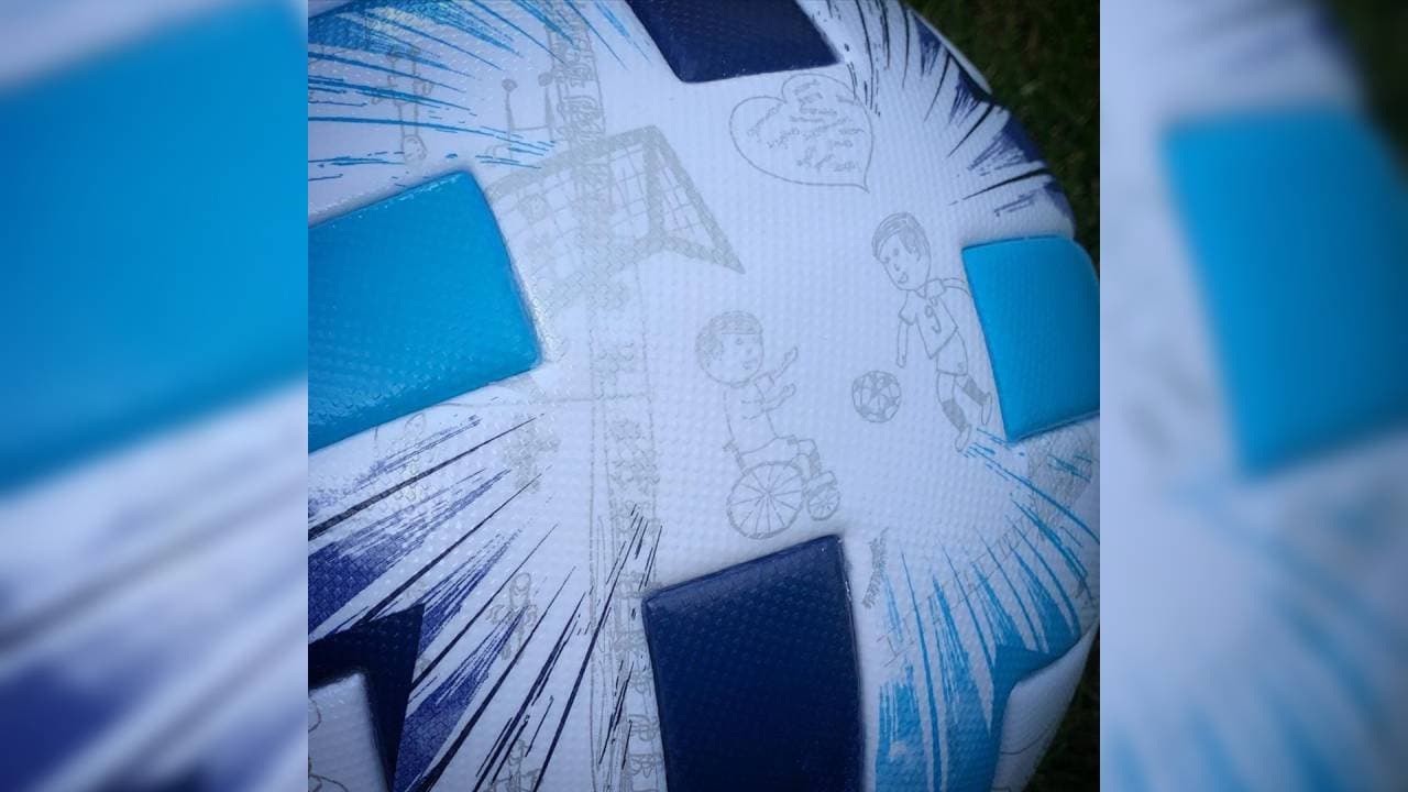 La Fundación para la Infancia de la UEFA, junto a diez organizaciones asociadas, organizaron un concurso para niños y niñas.