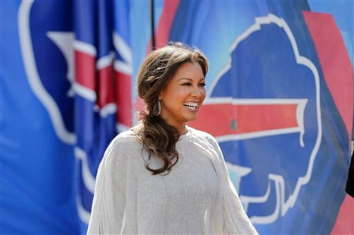 Los Buffalo Bills no pudieron contender a la poderosa ofensiva de los New England Patriots y perdieron en casa 40-32. Checa las mejores imágenes de este duelo.