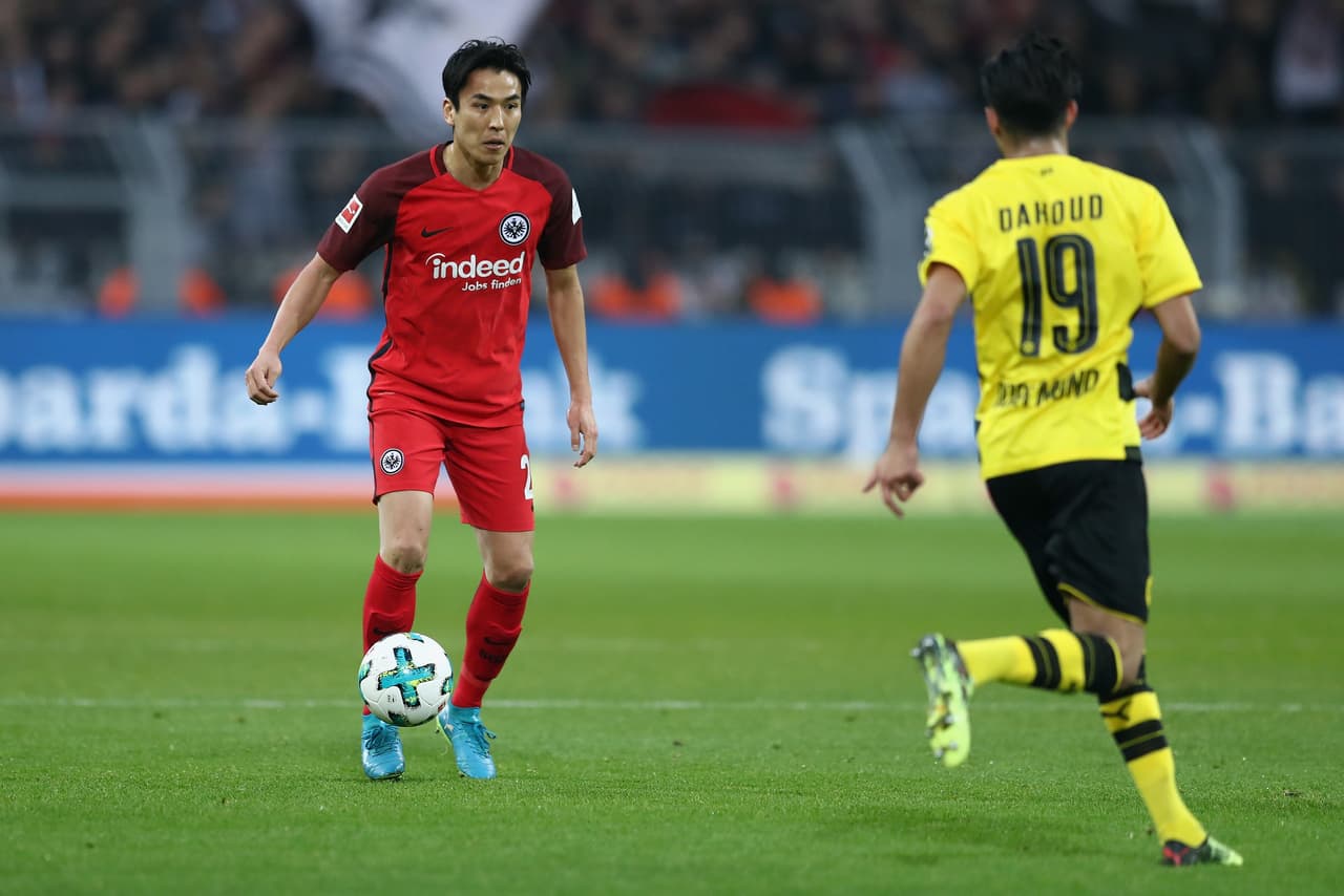Los visitantes buscaron el control del balón en el estadio del Dortmund, que contó con 81,360 espectadores.