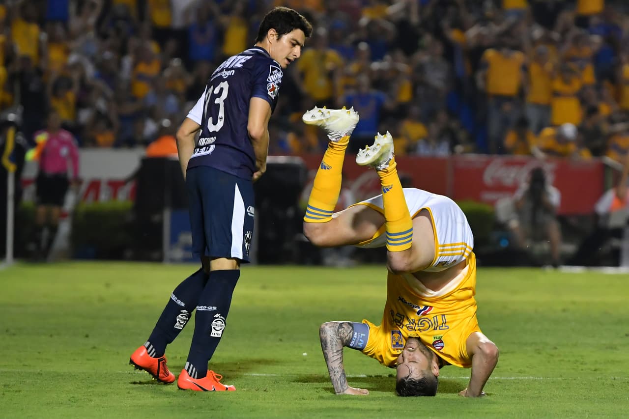 El partido en el segundo tiempo mostró mucha intensidad pero los Rayados carecieron de ocasiones de peligro.