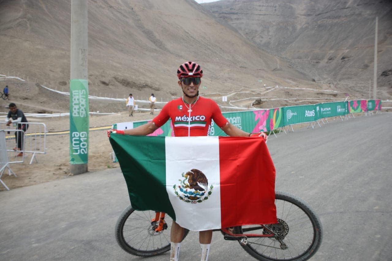 Y con tiempo de 1:25.03, el mexicano Ulloa cruzó la línea de meta en la primera posición, la cual le aseguró la medalla de oro en la prueba, reforzando el dominio mexicano en el ciclismo de montaña del continente.
