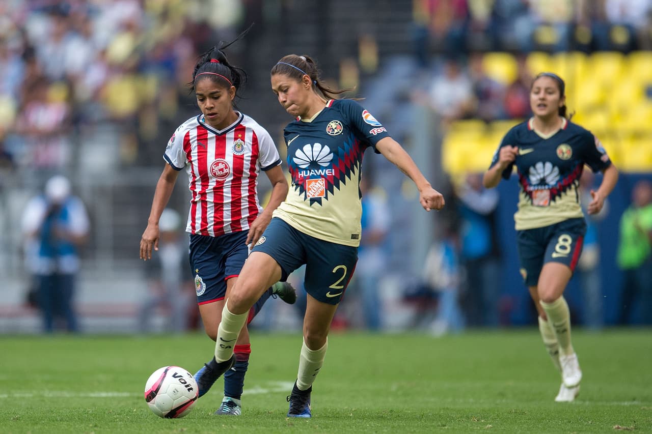 Cosa que hicieron exactamente así, se lanzaron por el juego con entusiasmo y buen fútbol, pero les faltó claridad al frente.