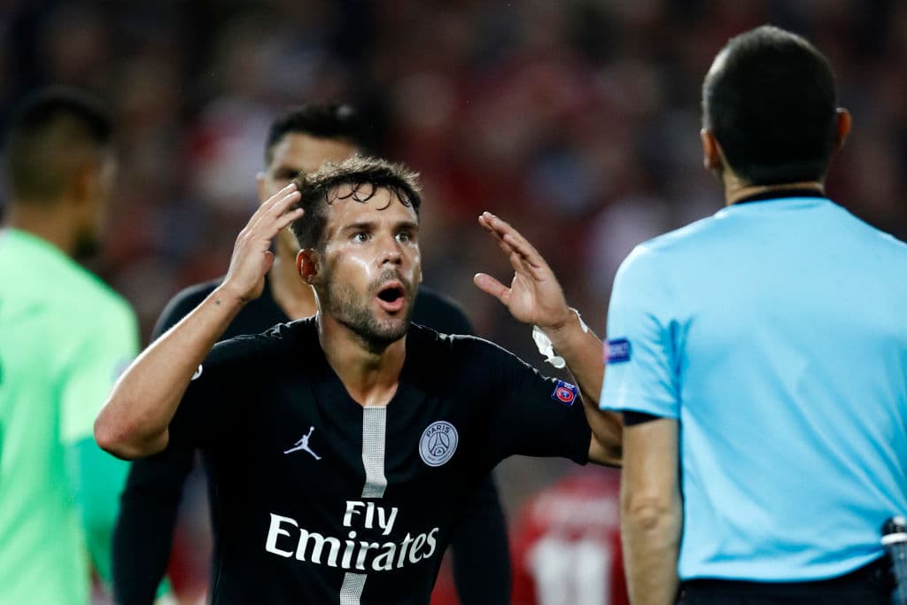 Poco después, el árbitro turco Cuneyt Cakir sancionó un penalti a favor de Liverpool.