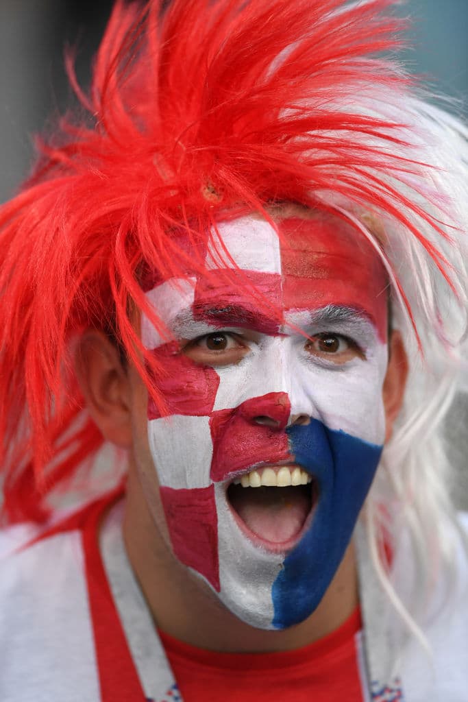 Los fanáticos le dieron un color especial a la fiesta del partido entre Rusia y Croacia por los cuartos de final del Mundial, en la búsqueda del último semifinalista del torneo.