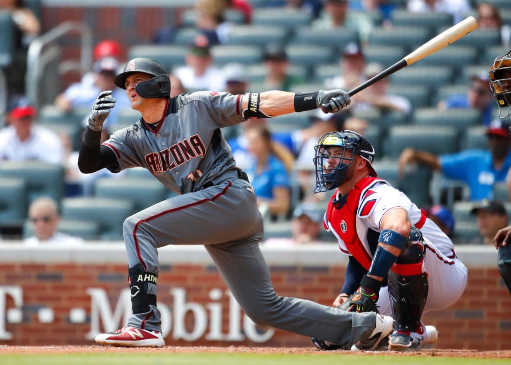 En el séptimo capítulo el parador en corto Nick Ahmed conectó un doblete de terreno para impulsar una anotación y sellar la pizarra final de 4-1.