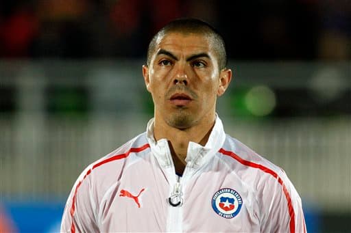 Francisco Silva. Posición: Medio campo. Edad: 30 años. Equipo: Jaguares de Chiapas. Veces seleccionado 23 participaciones. Descripción: Ferreo y duro mediocampista. Mete la pierna fuerte, es la balanza en el mediocampo.