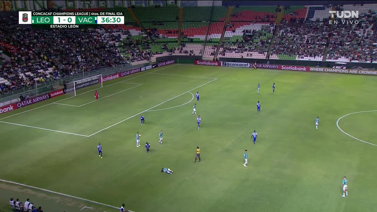 ¡TIRO ATAJADO! disparo por Víctor Dávila.