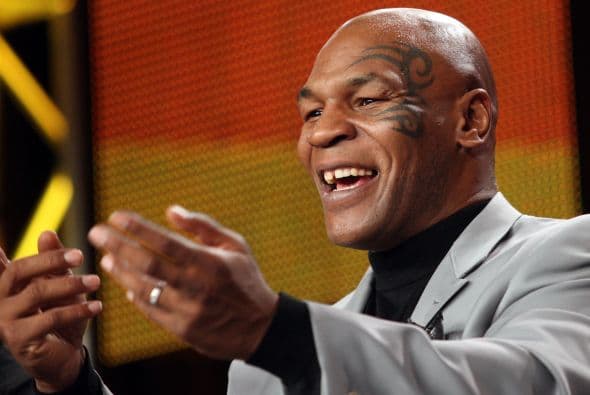 Wilder afirma que destruiría a la mejor versión de Mike Tyson; Lenox Lewis opina lo contrario