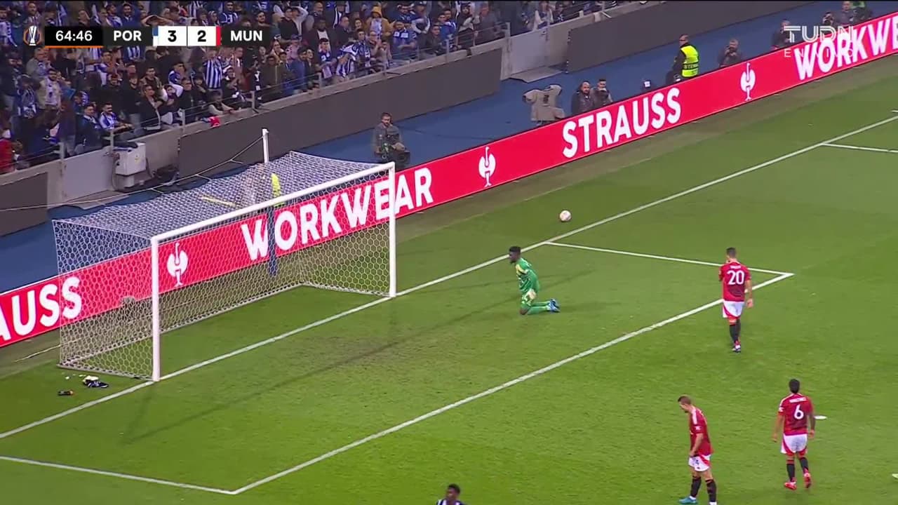 ¡TIRO ATAJADO! disparo por Samu Omorodion.