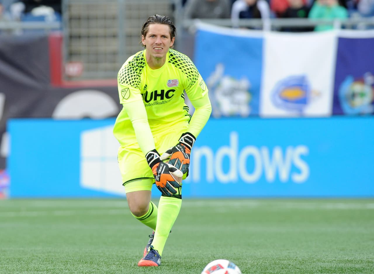 POR: Bobby Shuttleworth (New England Revolution) Si no es por él, los Revs se hubieran llevado una derrota con marcador de escándalo de Philadelphia. El arquero del Revolution atajó un par de penaltis, lamentablemente para él, sus compañeros no estuvieron a la altura de su actuación.