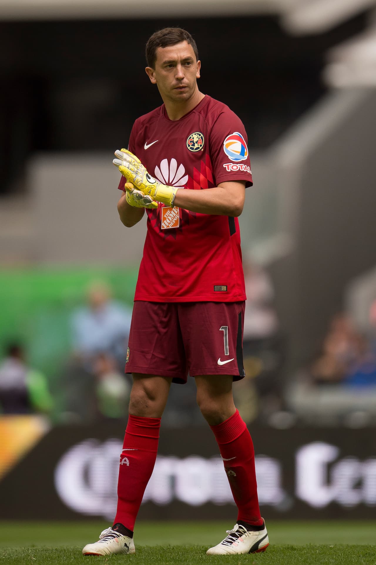 Portero - Agustón Marchesín: Dejó su marco en 0 y ayudó al triunfo en calidad de visitante del América. Gracias a ello sumó siete puntos.