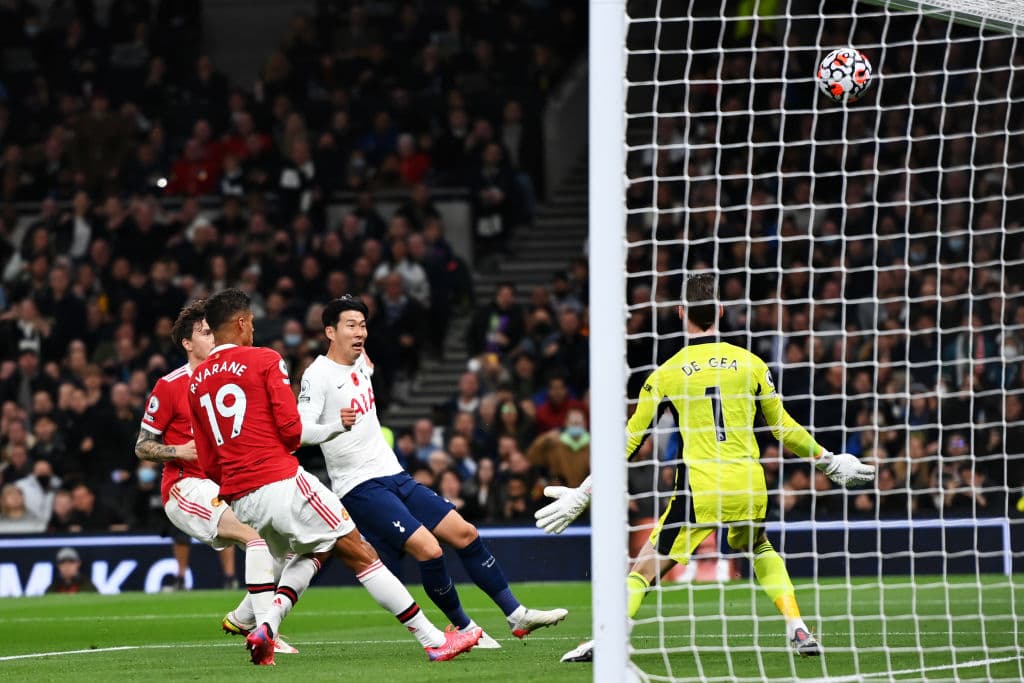 Cristiano Ronaldo brilla con gol y asistencia en la goleada 0-3 sobre el Tottenham, los otros anotadores fueron Edinson Cavani y Marcus Rashford.