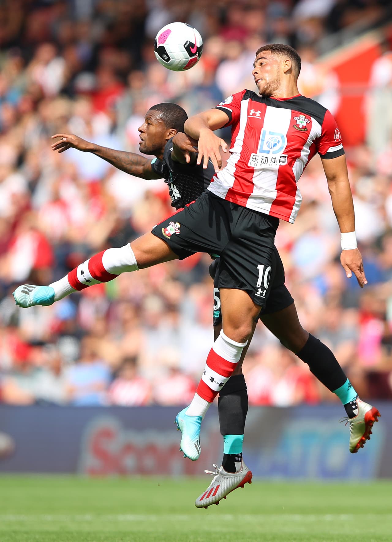 El Liverpool venció 2-1 con goles de Firmino y Mané al Southampton.