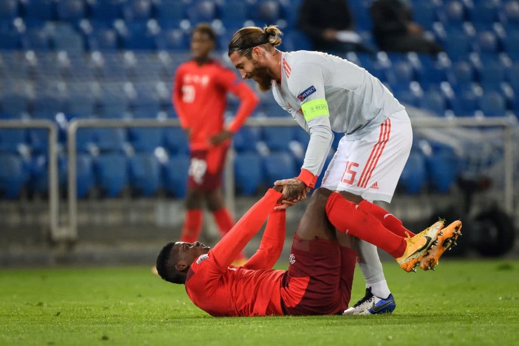 Suiza y España repartieron puntos tras empatar a un gol. España llegó a ocho unidades y Suiza a tres puntos.