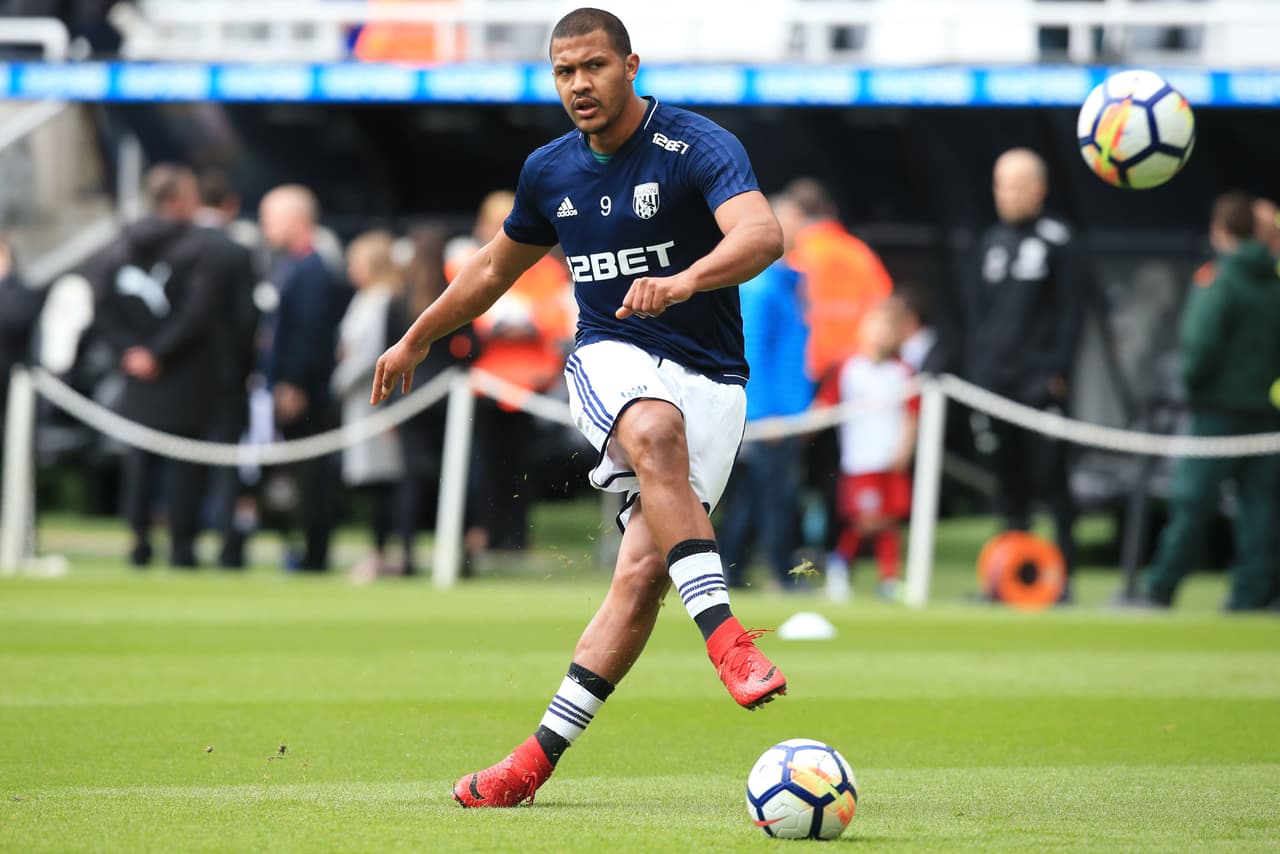 El West Ham, al igual que Tottenham y Chelsea, han estado interesados por el fichaje del venezolano Salomón Rondón, de buen paso en Premier League. A ellos se les unió el interés del Newcastle.