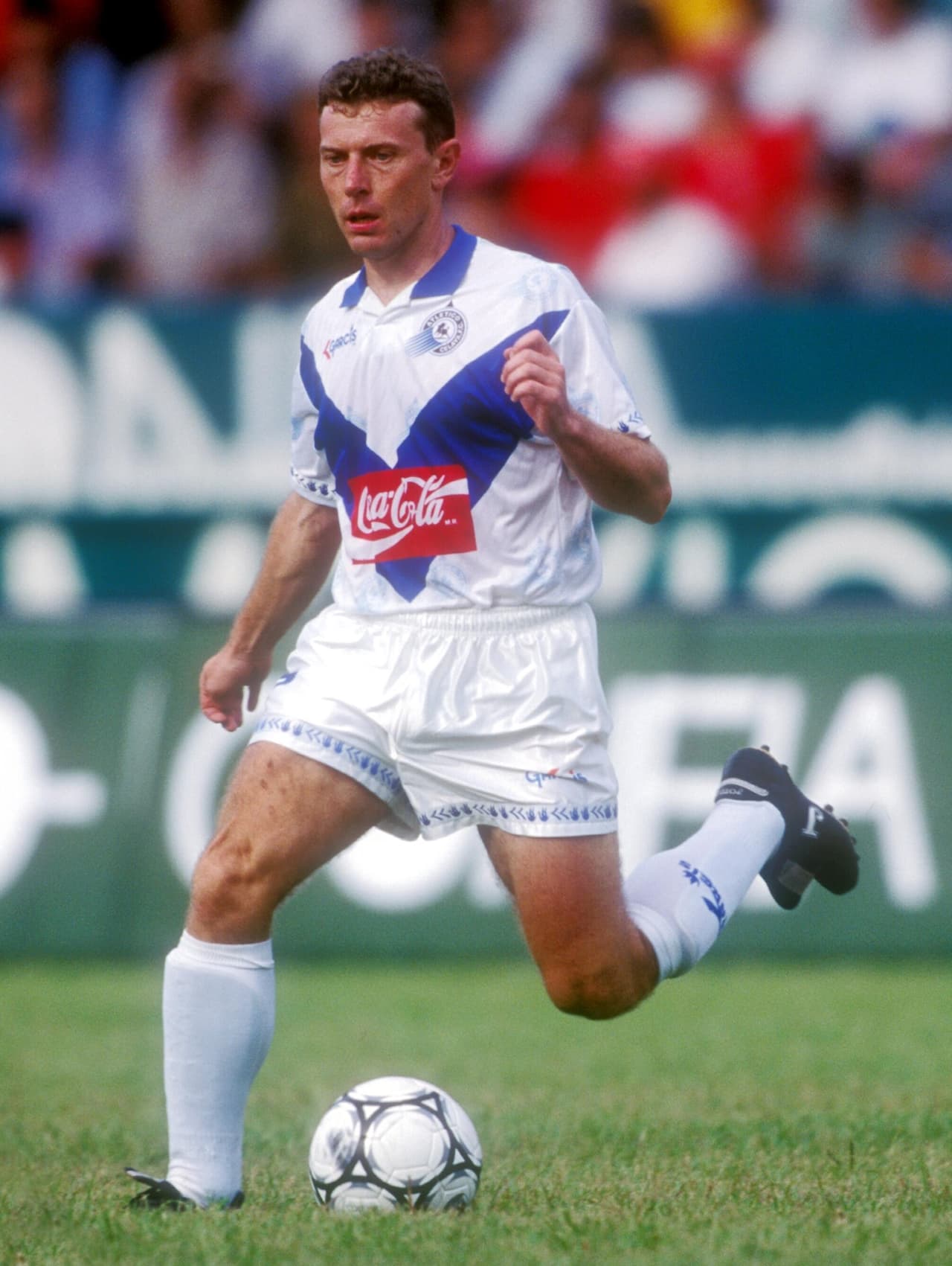El delantero Emilio Butragueño llegó al fútbol mexicano en 1995 para jugar en el Atlético Celaya y retirarse en 1998.
