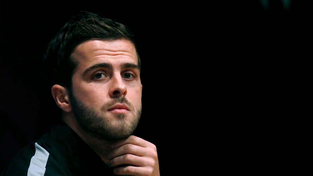 Pjanic tiene COVID-19 y reportará con Barcelona hasta septiembre