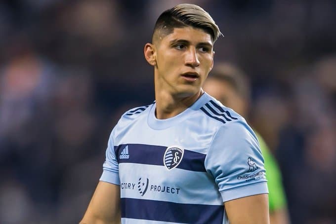 Alan Pulido se pierde la temporada en la MLS y el Mundial por una cirugía