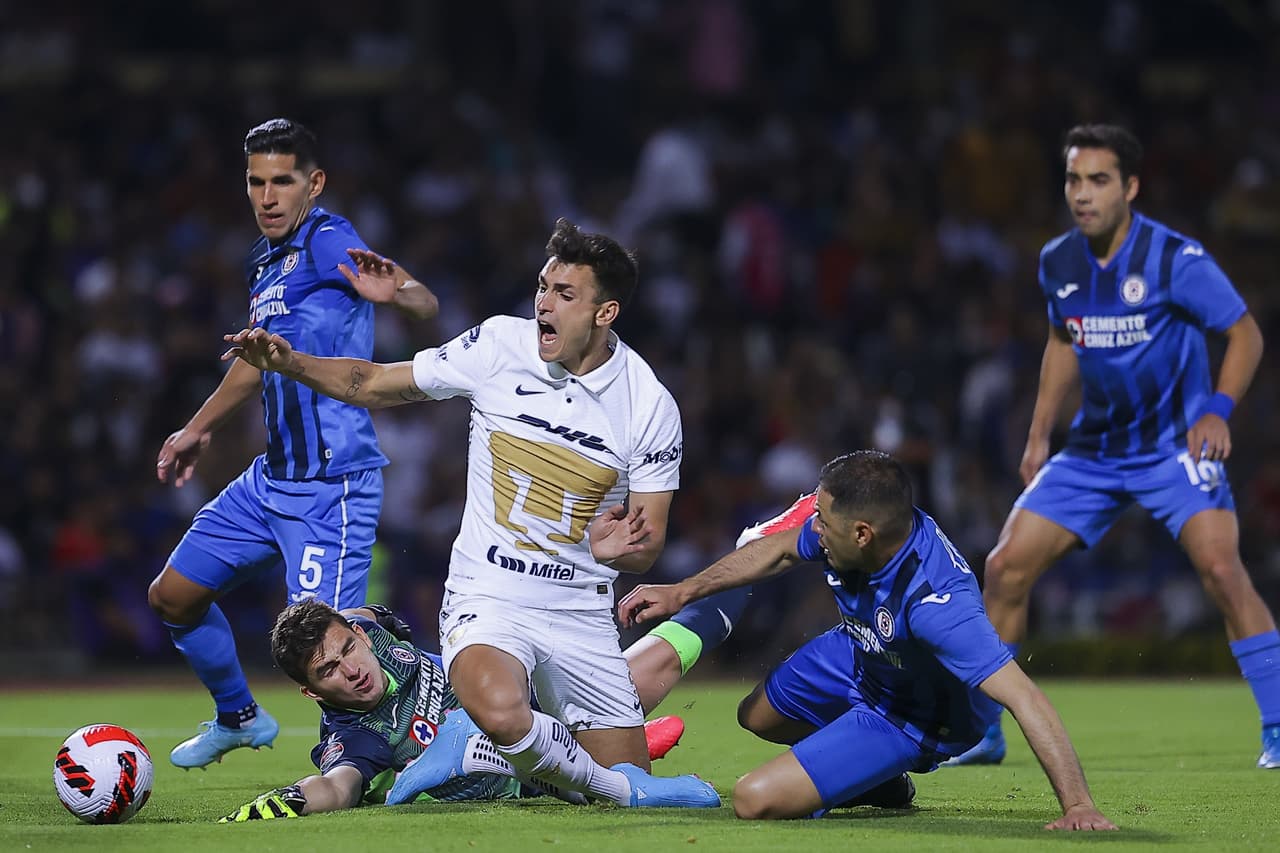 Pumas le pegó 2-1 a Cruz Azul en la ida de las Semifinales de la Liga de Campeones de la Concacaf.
