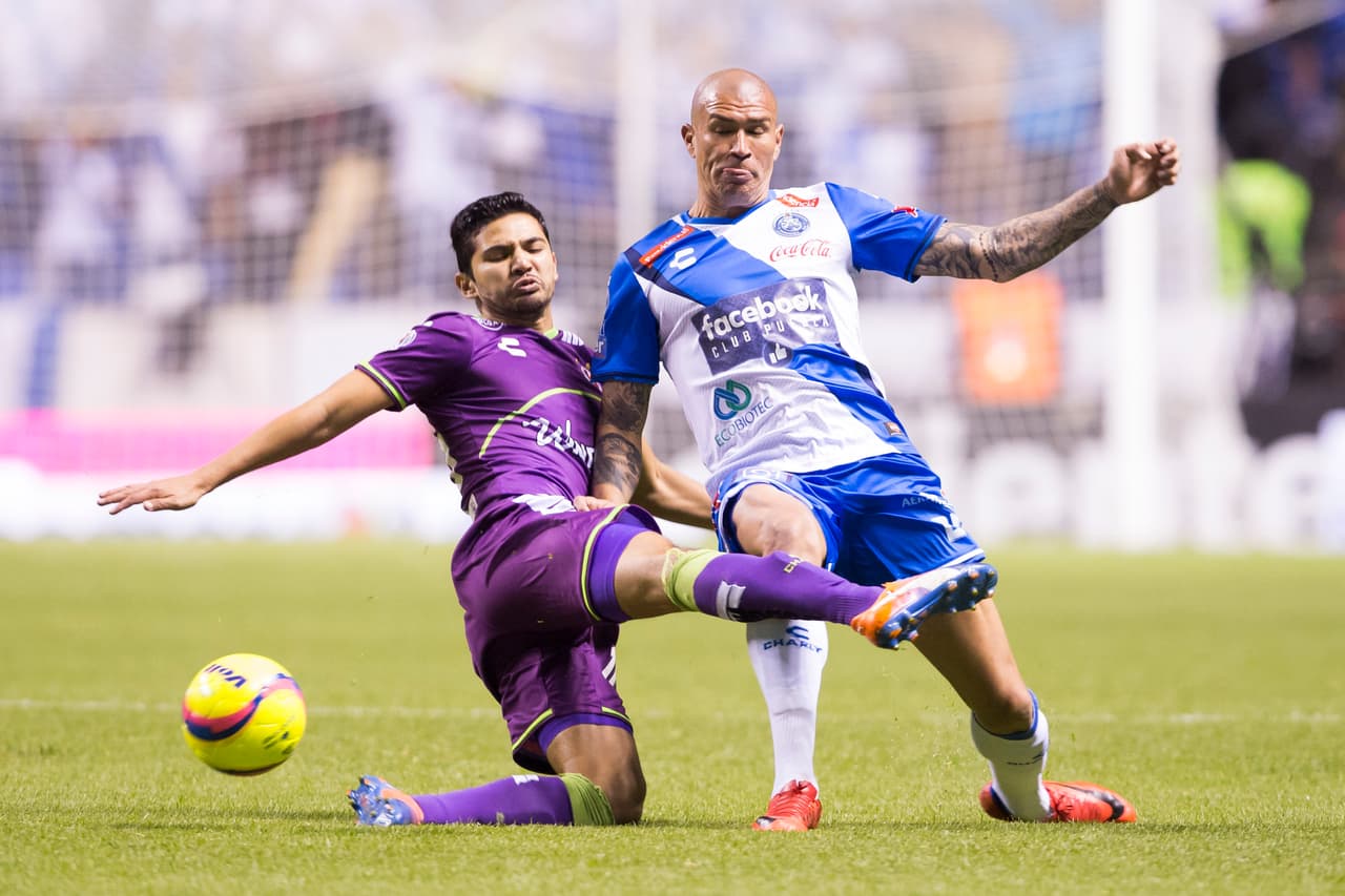 Siguió empujando hacia adelante y buscando un segundo que le diera tranquilidad y no pusiera en duda los tres puntos que ya tenía en la bolsa.