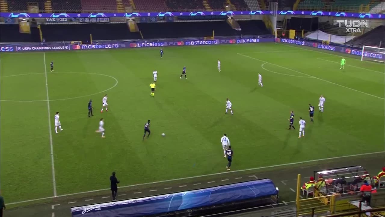 ¡TIRO ATAJADO! disparo por Noa Lang.