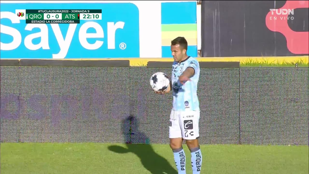 ¡TIRO ATAJADO! disparo por Leonardo Sequeira.