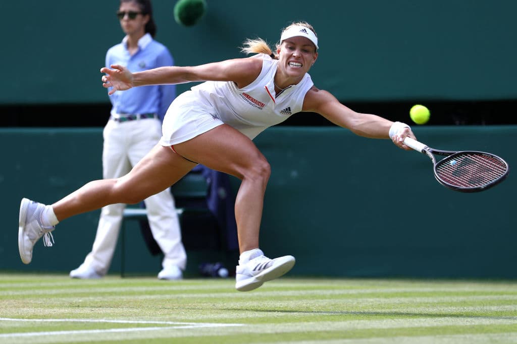 La exnúmero uno alemana Angelique Kerber, número 11 mundial, venció 6-2, 6-4 a la japonesa Naomi Osaka y enfrentará en octavos de final a la suiza Belinda Bencic.