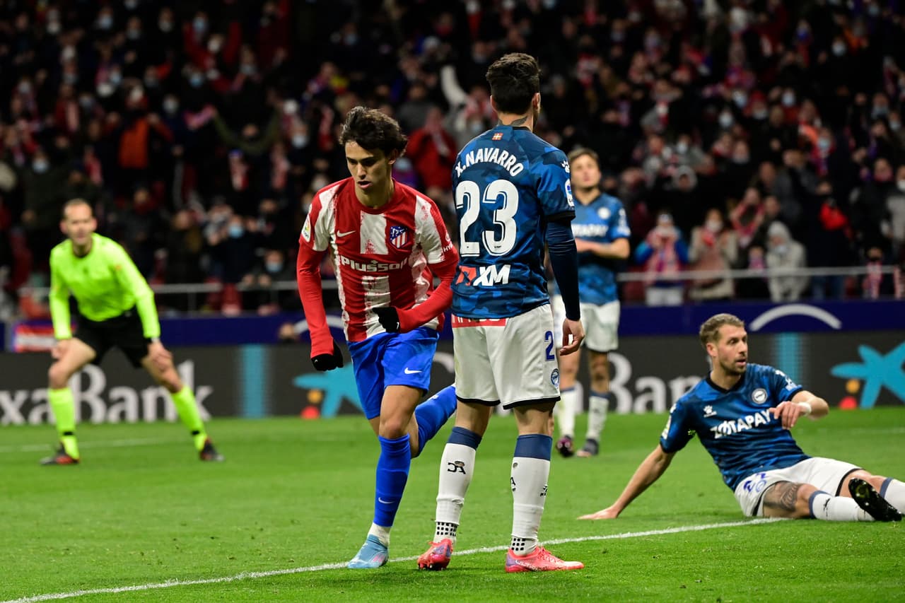 El Atlético de Madrid goleó al Alavés con sendos dobletes de Joao Félix y Luis Suárez.