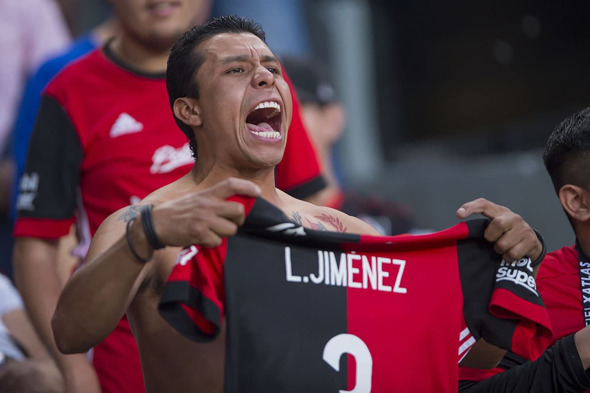 Un fanático de Atlas en el Estadio Jalisco previo al encuentro contra Pumas UNAM por la jornada 3 del Apertura 2018 de la Liga MX.