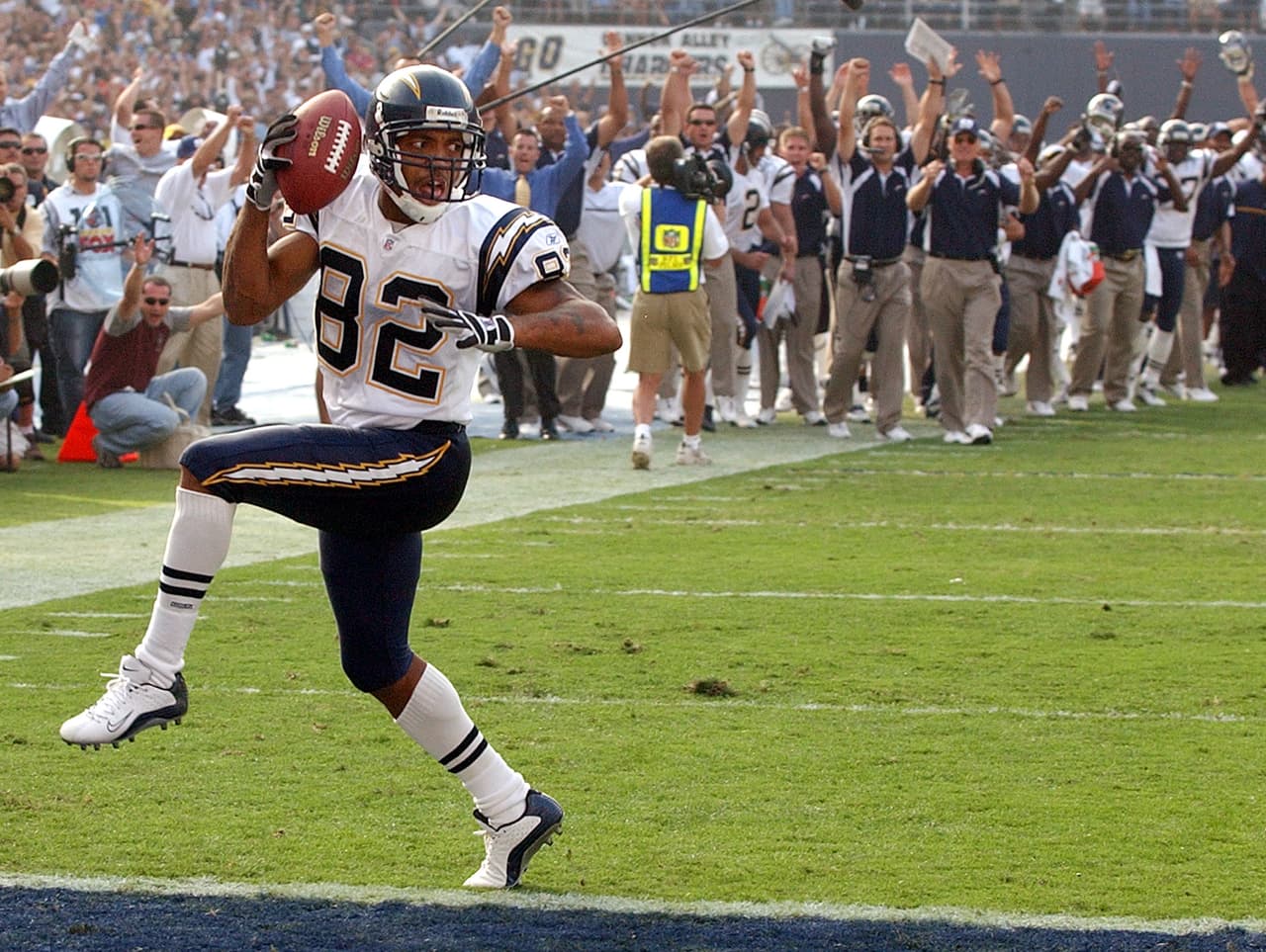 Fue elegido en el Draft por los San Diego Chargers, donde jugó cuatro años entre 2002 y 2005.