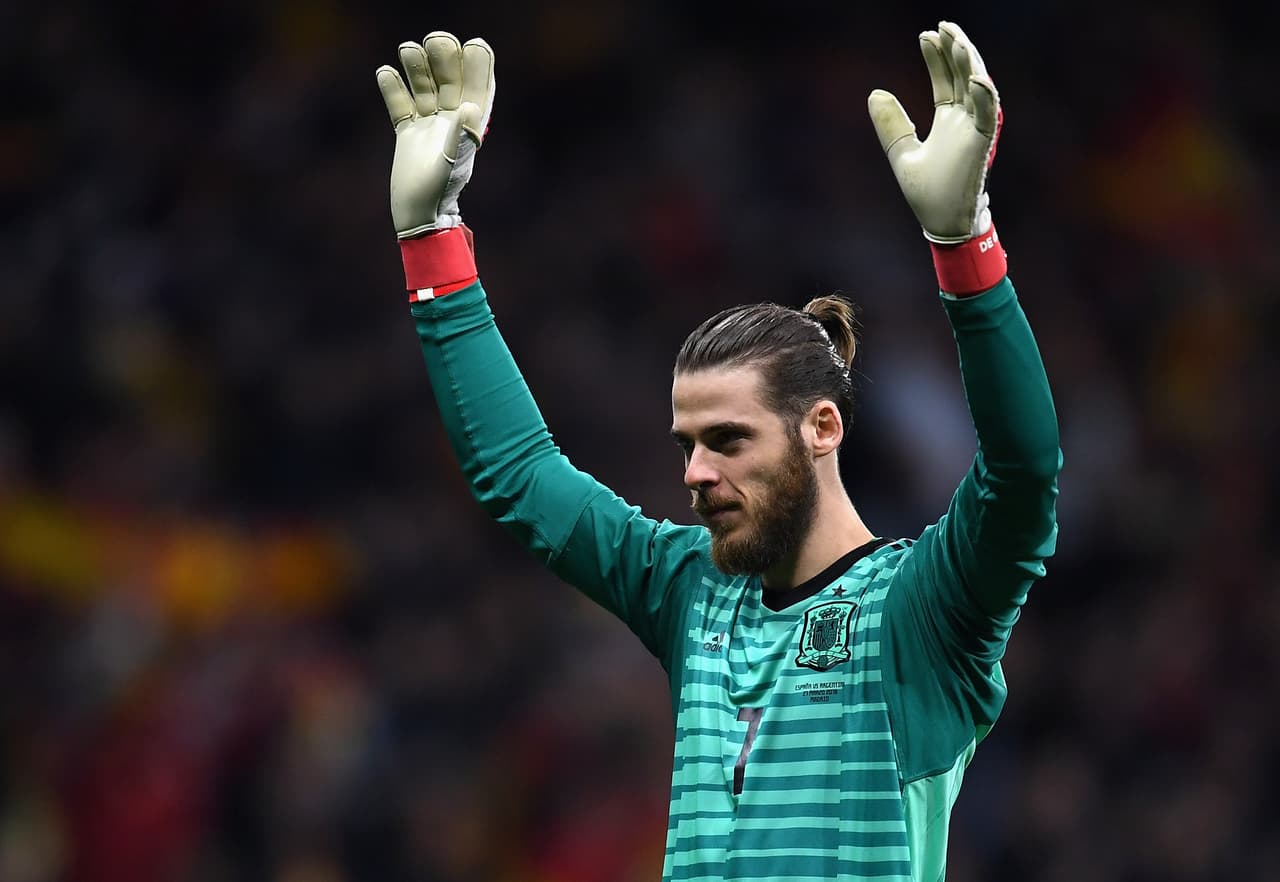<b>David De Gea</b>: 
<b>13.8 millones de dólares</b>. Es el arquero titular de la Selección de España y juega con el Manchester United de Inglaterra.