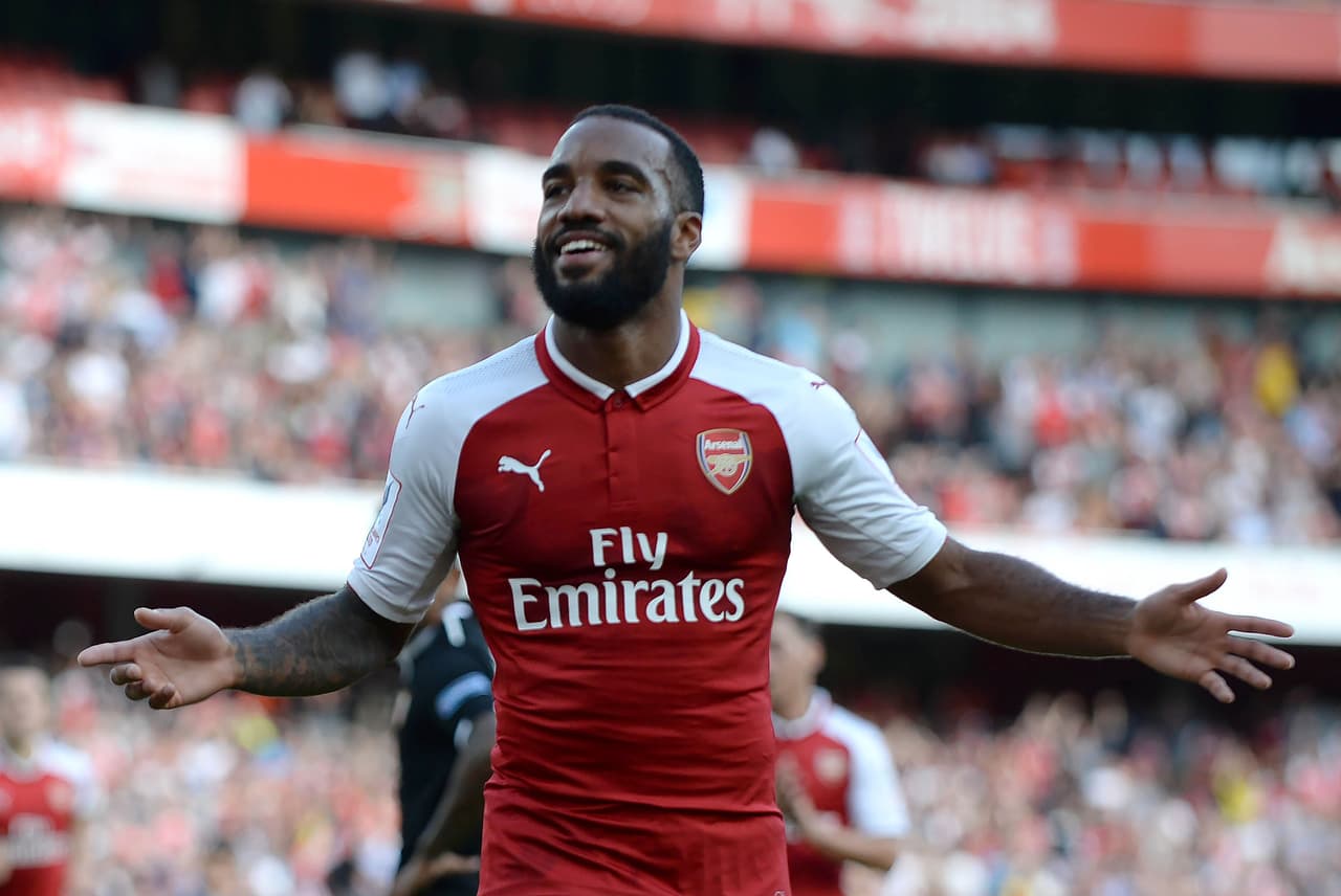 Sin embargo, Alexandre Lacazette emparejó todo al minuto 62 con asistencia de Theo Walcott.