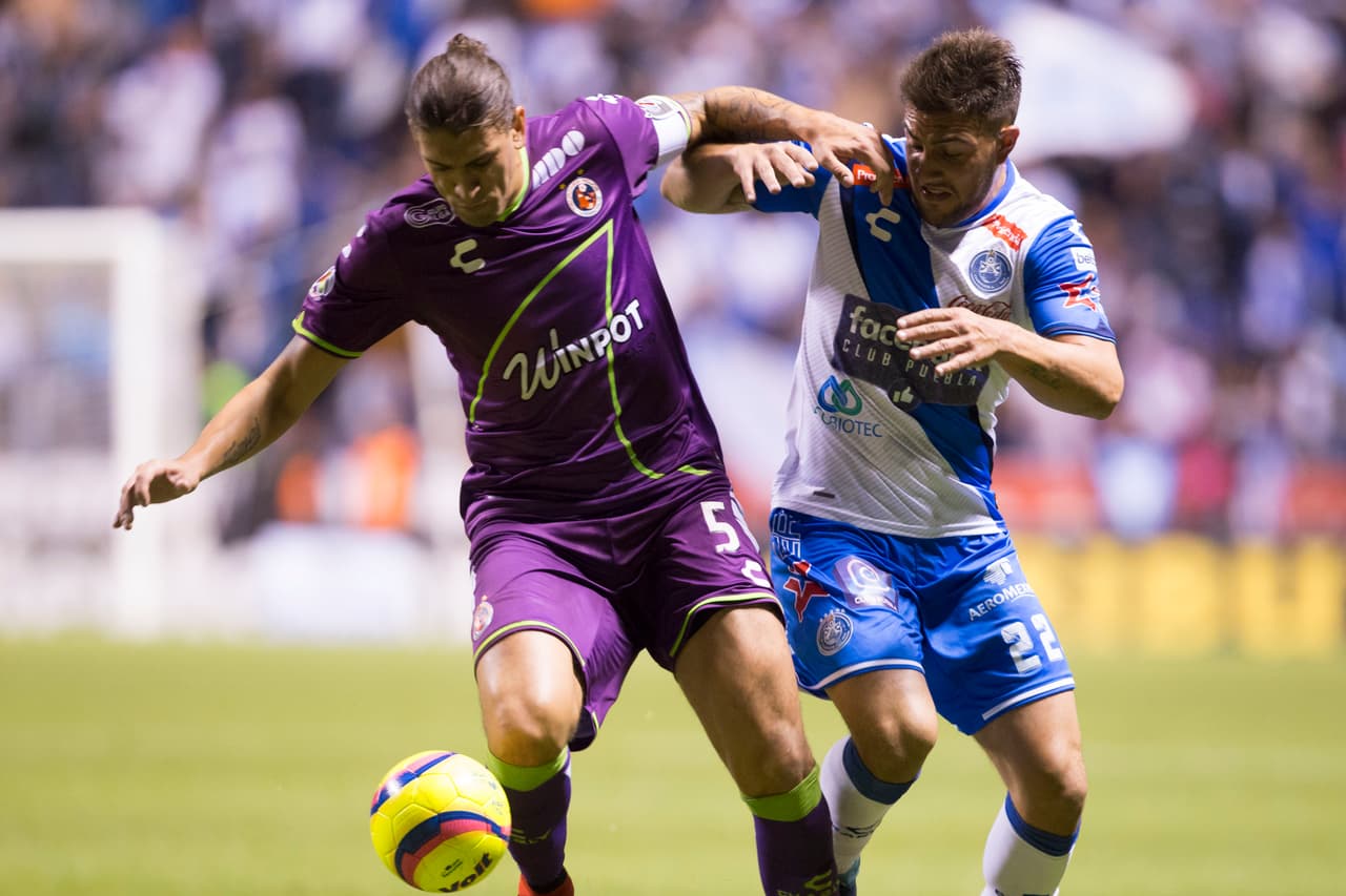 Como es una costumbre en estsos encuentros, inició tenso y con pocas ganas de arriesgar de los equipos.