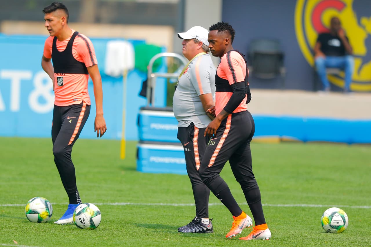 El entrenamiento de América en Coapa estuvo marcado por la tranquilidad del cupo en Liguilla pero por la exigencia de ganar contra Veracruz para mejorar lugares para los Cuartos de Final del Clausura 2019.
