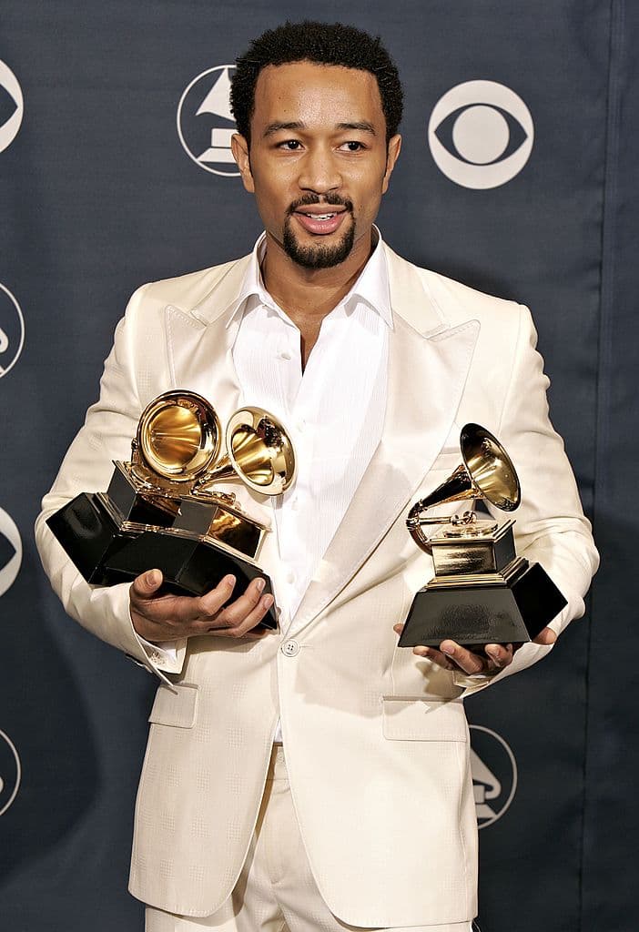 Estas actualizaciones son el resultado de extensas discusiones y colaboración durante el transcurso del último año entre un subcomité especial de miembros de la Academia.