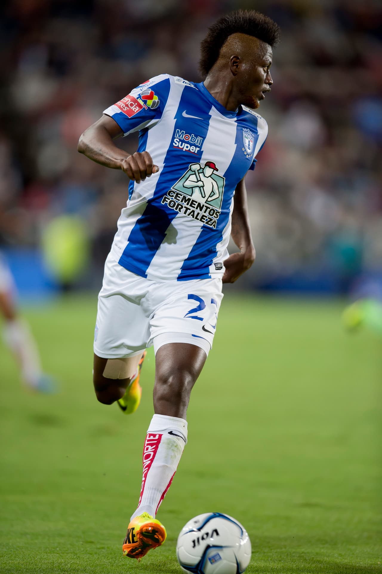 El Pachuca rompió el cochinito para darle aproximadamente cinco millones de dólares al Tijuana en 2013 por la 'Culebra' Riascos. Pero en Hidalgo su nivel se colapsó y acabó cedido al Morelia.