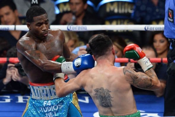 Broner no lució, pero hizo lo justo para llevarse el triunfo.