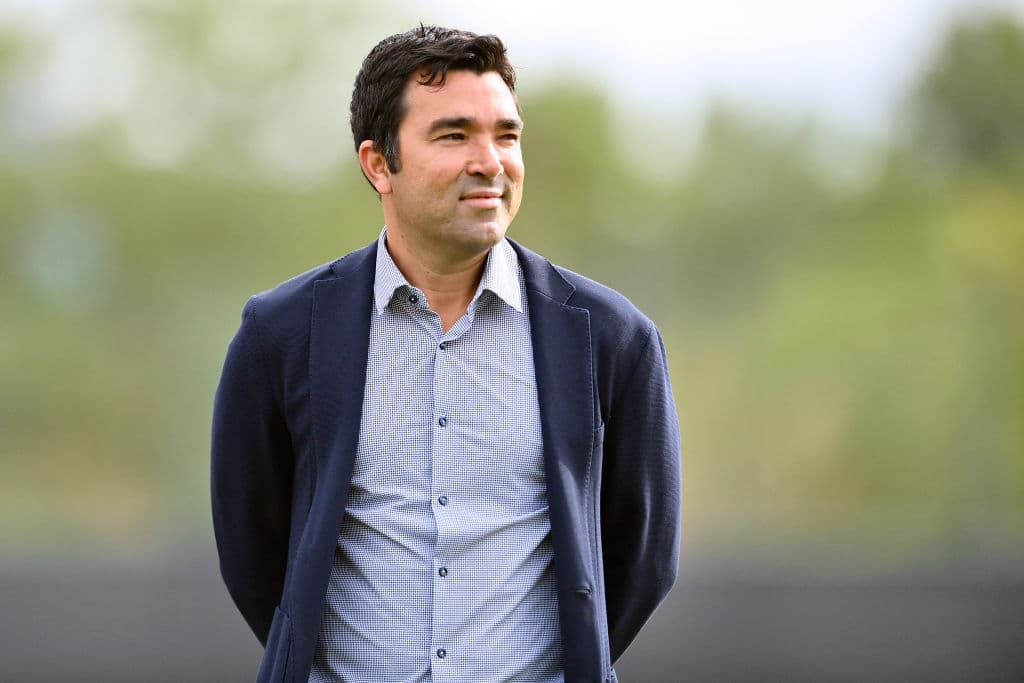Deco rinde elogios a Xavi en presentación como director deportivo del Barcelona