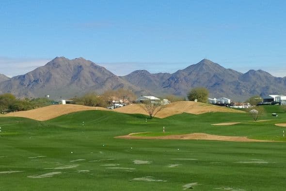 Con unas 75 mil personas y la presencia de muchos jugadores latinoamericanos arrancó el famoso Phoenix Open, batiendo récord de asistencia.