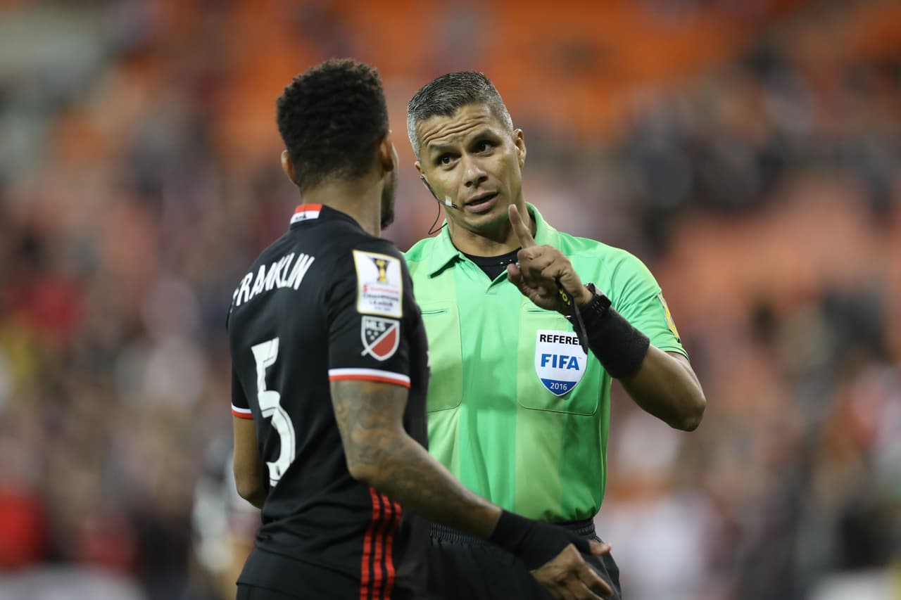 Los años 2014 y 2015 marcaron un punto clave en la profesión del panameño pues fue allí donde adquirió mayor experiencia y mostró su capacidad para ser un central valioso a nivel internacional.