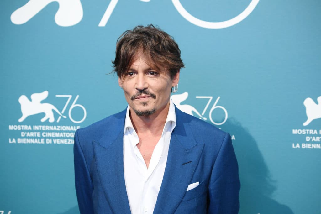 Johnny Depp
<br>Cuando era joven, Deep se encargaba de vender plumas estilográficas a las personas que aún las utilizaban.