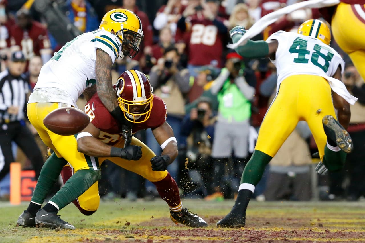 Varios pases de Cousins no fueron atrapados por los receptores.