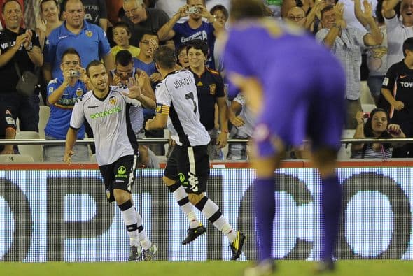 La gran oportunidad de Roberto Soldado le ha llegado. El atacante surgido ex 'merengue' ya tiene una larga carrera con varios equipos como Osasuna y Getafe, pero por fin un grande confía en él, Valencia. Incluso podría hacer que su nueva afición olvide a Villa.
