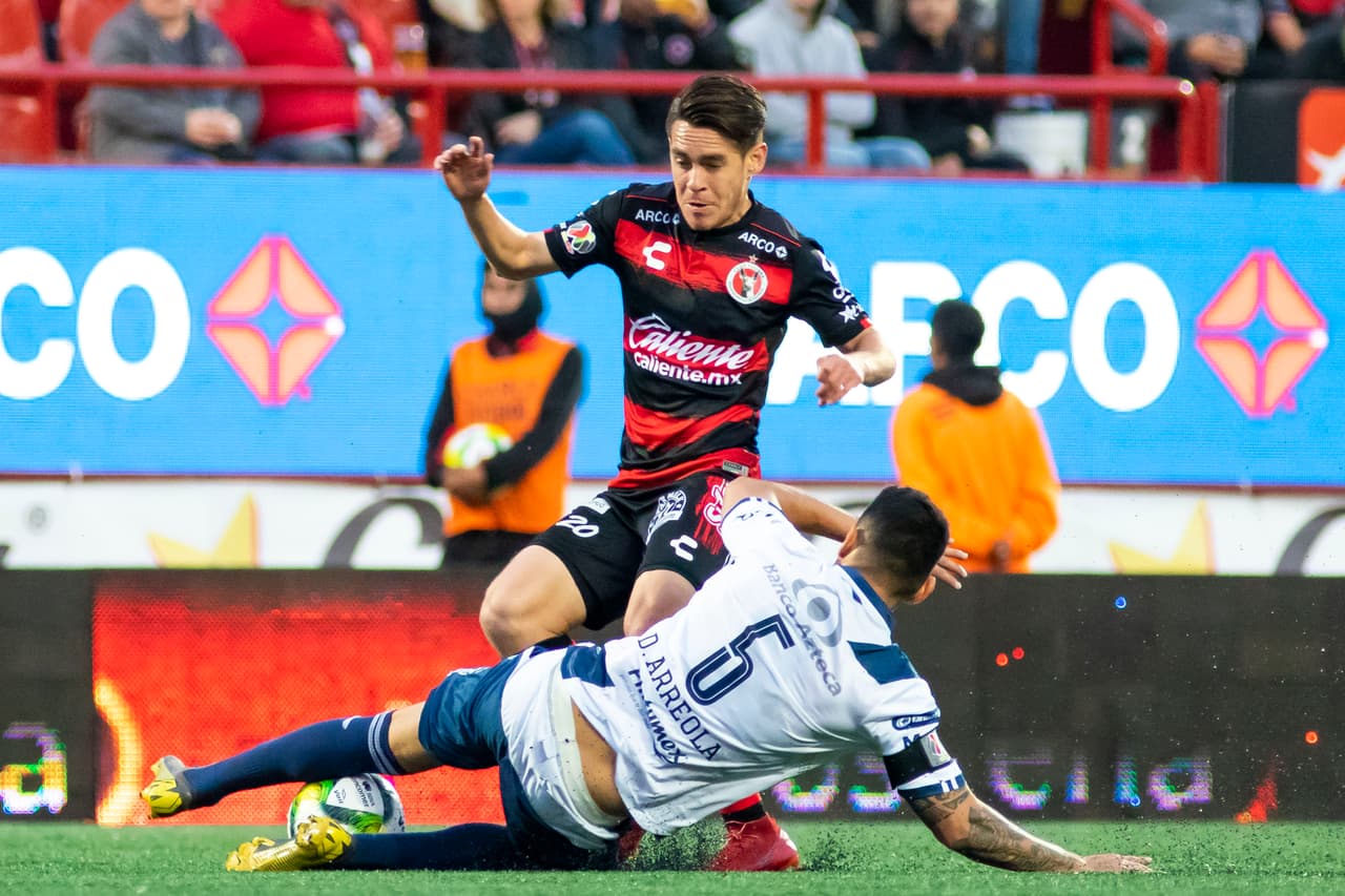 El último invitado a la Liguilla obligó a ambos conjuntos a disputar al máximo cada pelota en todos los sectores del campo.