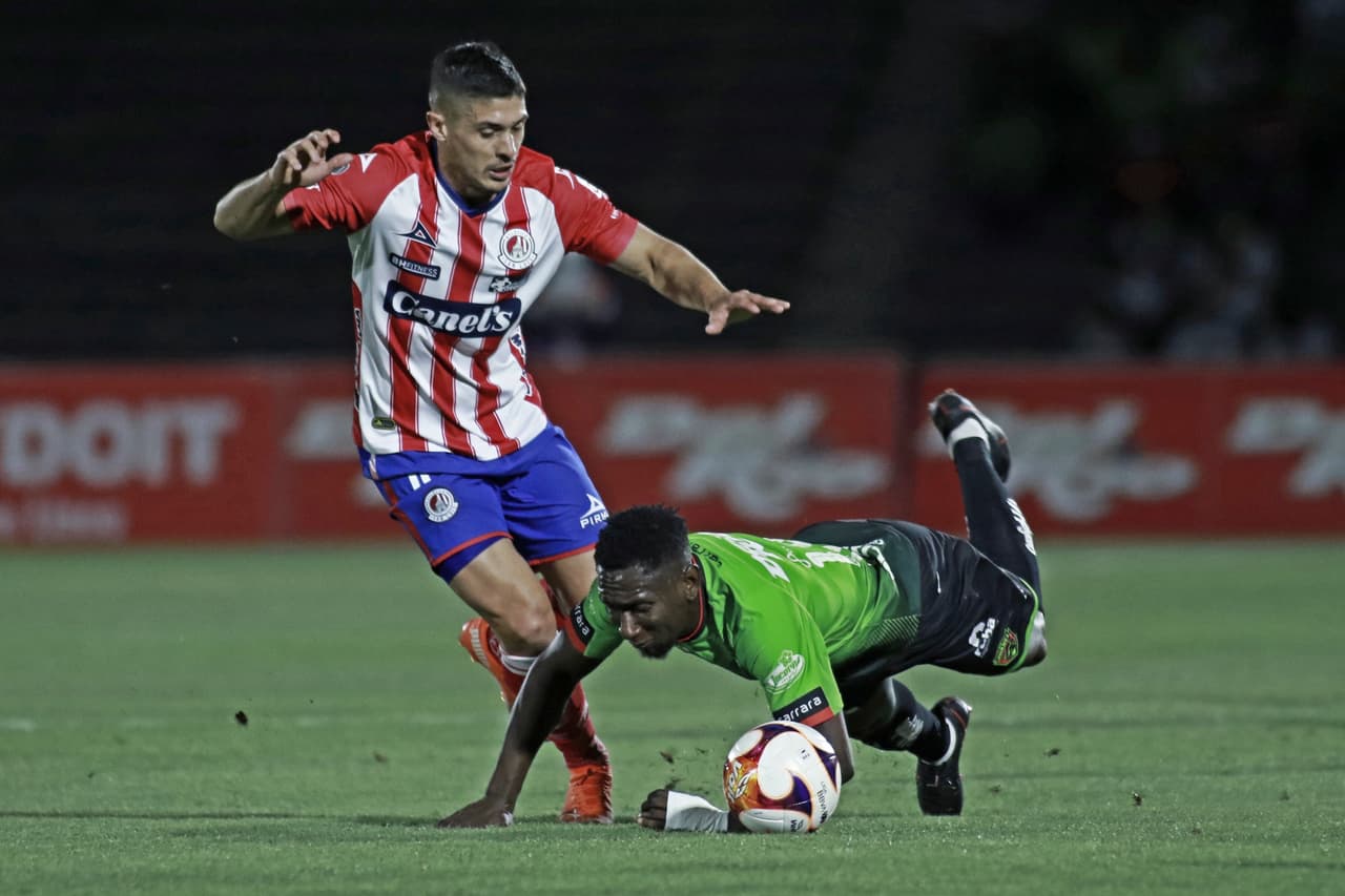 En un partido muy peleado y con polémica arbitral, Bravos de Juárez consiguió un triunfo muy importante y hundió al Atlético de San Luis en el fondo de la porcentual.