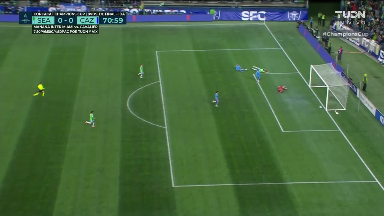 ¡Se vuelve a salvar el Azul! El poste es el héroe para la Máquina